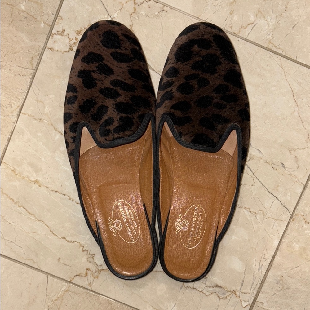 Stubbs & Wooton Leopard Print Women's slides sz 8.5